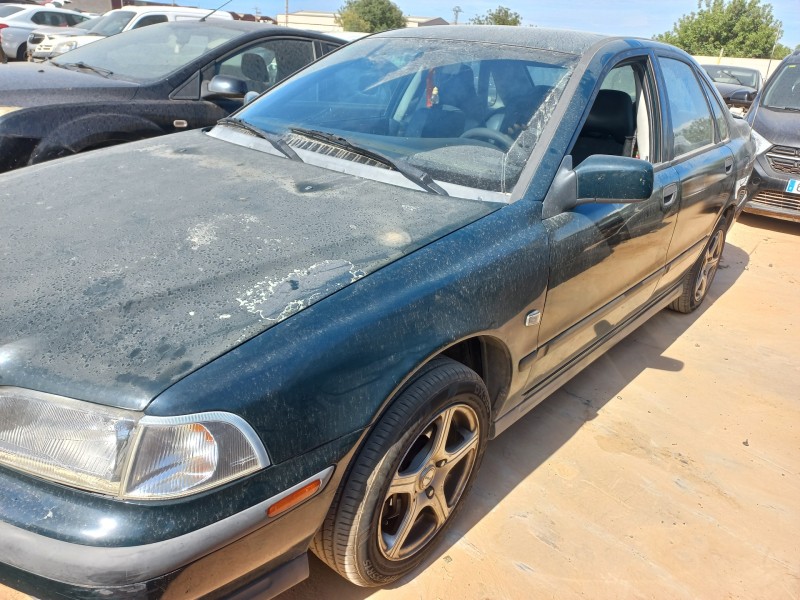 volvo s40 berlina del año 1999