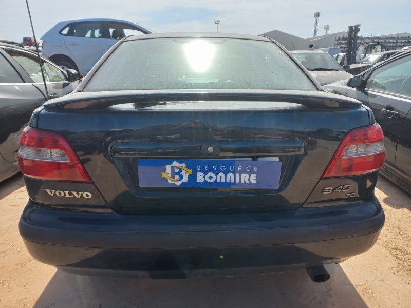 volvo s40 berlina del año 1999