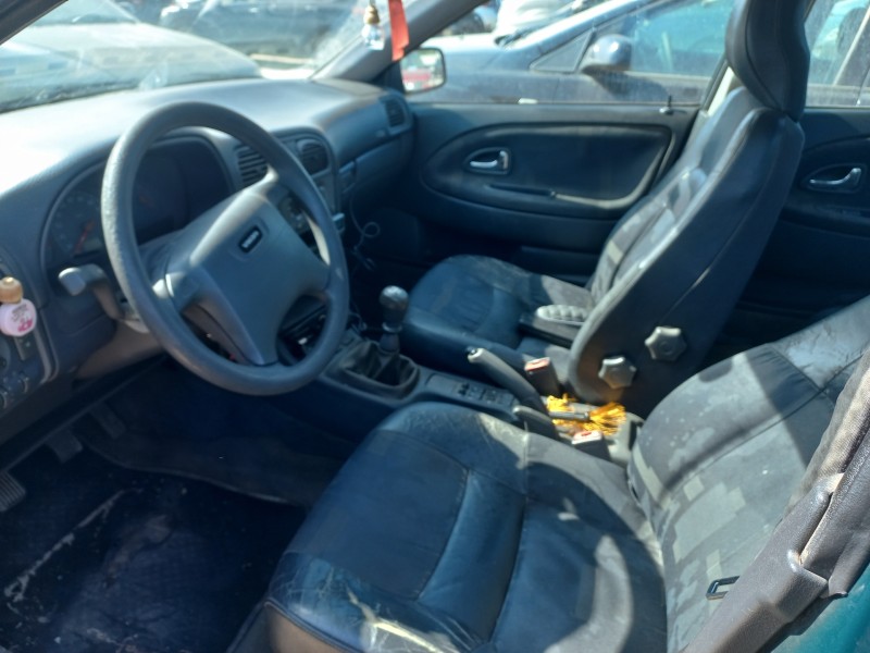 volvo s40 berlina del año 1999