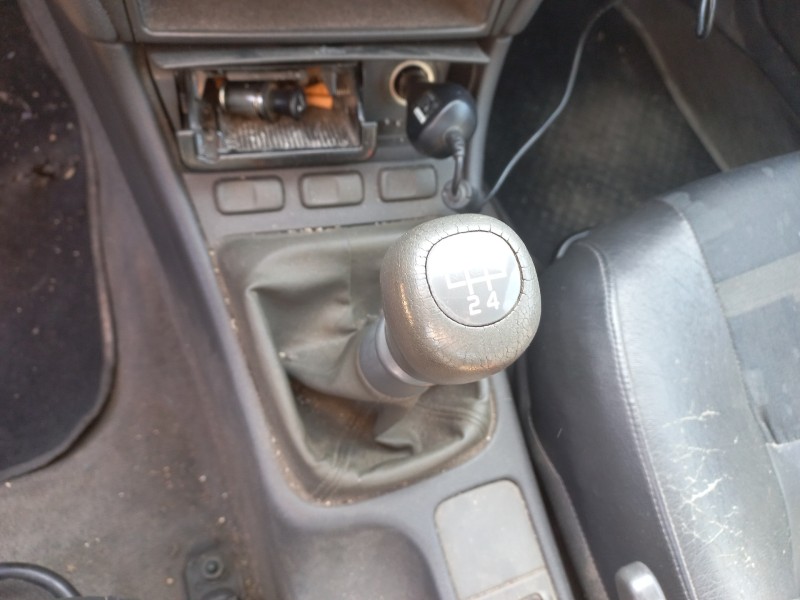 volvo s40 berlina del año 1999