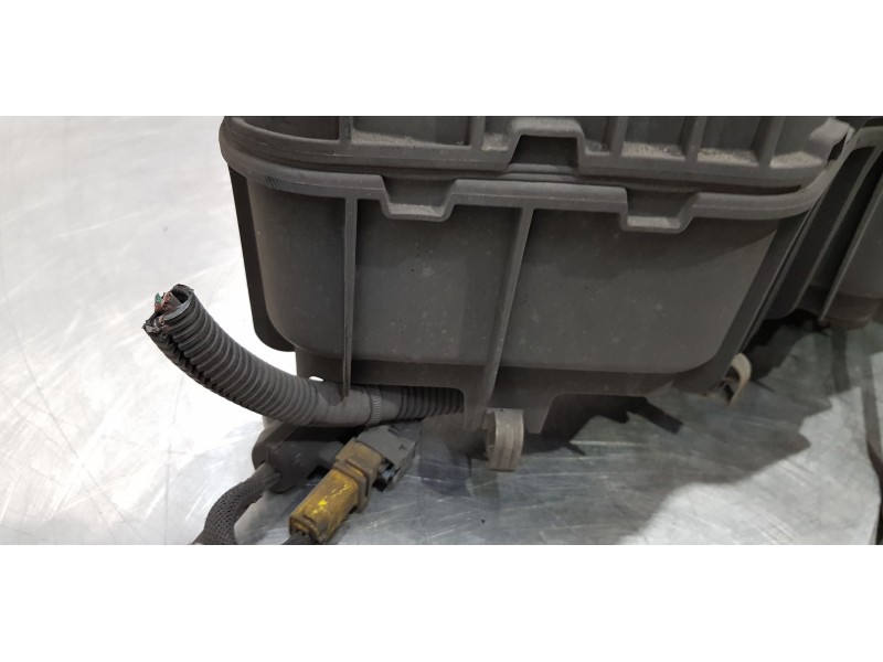 Recambio de deposito aditivo fap ( urea - adblue ) para renault scenic iv grand zen referencia OEM IAM 172A20026R  