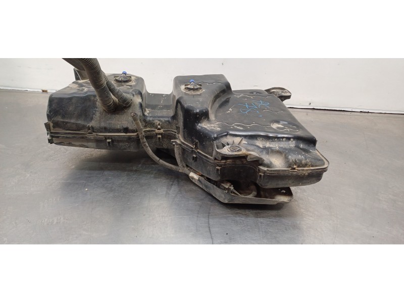 Recambio de deposito aditivo adblue fap ( deposito grande ) para volkswagen tiguan edition bmt referencia OEM IAM 5QF131877H  