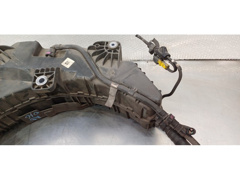 Recambio de deposito aditivo adblue fap ( deposito grande ) para renault scenic iv grand zen referencia OEM IAM 172A20026R 172A2