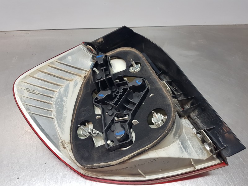 Recambio de piloto trasero derecho para bmw serie 1 berlina (e81/e87) 116i referencia OEM IAM 63216924502 6924502 