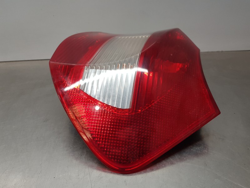 Recambio de piloto trasero derecho para bmw serie 1 berlina (e81/e87) 116i referencia OEM IAM 63216924502 6924502 