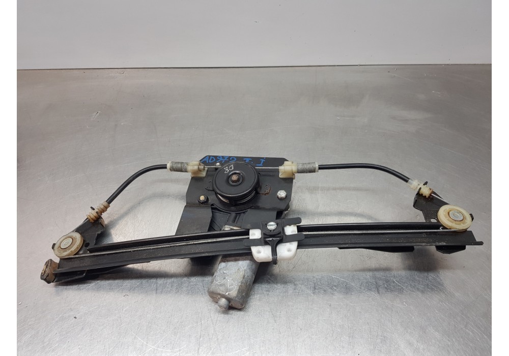 Recambio de elevalunas trasero izquierdo para bmw serie 1 berlina (e81/e87) 116i referencia OEM IAM 51357138467 71002603 6762692