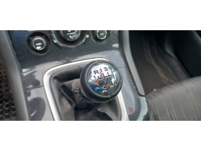 peugeot 5008 del año 2013