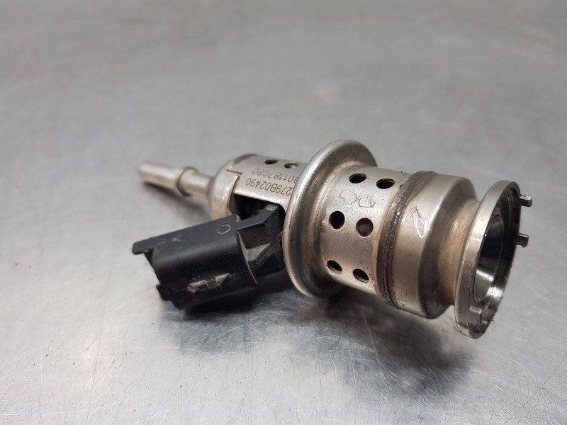 Recambio de inyector para peugeot boxer combi bus referencia OEM IAM 9801187080  