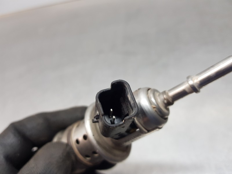 Recambio de inyector para peugeot boxer combi bus referencia OEM IAM 9801187080  