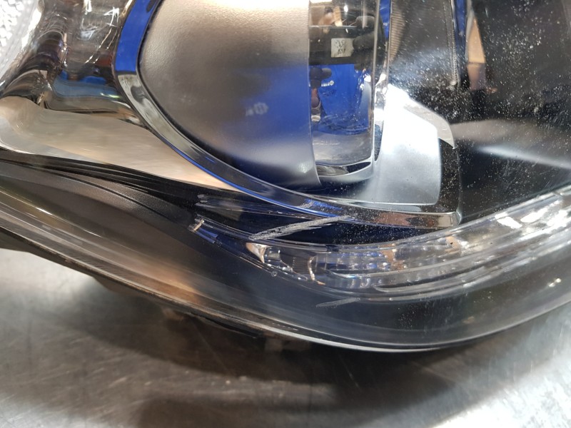 Recambio de faro derecho para kia carens ( ) drive referencia OEM IAM 92102A4180  