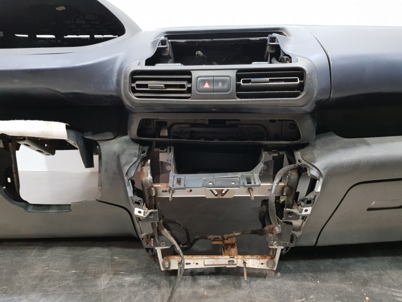 Recambio de salpicadero para peugeot rifter acces referencia OEM IAM 16841899ZD 16362606ZD 