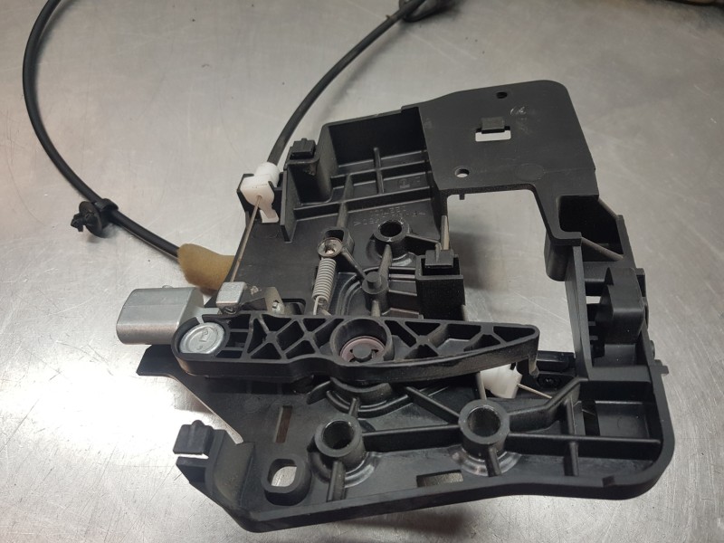 Recambio de cerradura puerta lateral derecha para peugeot partner kasten active referencia OEM IAM 9137N8   Recambio de cerradura puerta lateral derecha para peugeot partner kasten active referencia OEM IAM 9137N8