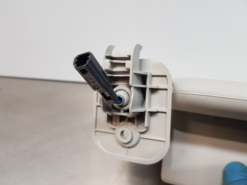 Recambio de parasol izquierdo para nissan qashqai (j12) acenta referencia OEM IAM 964016UN2A   Recambio de parasol izquierdo para nissan qashqai (j12) acenta referencia OEM IAM 964016UN2A