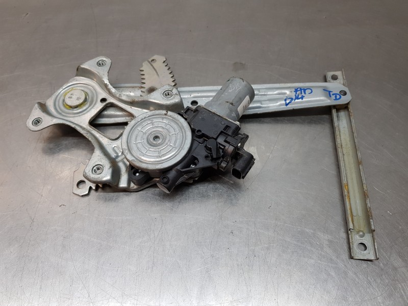 Recambio de elevalunas trasero derecho para nissan juke (f16) tekna referencia OEM IAM 827316PA0A 827201KA1C  Recambio de elevalunas trasero derecho para nissan juke (f16) tekna referencia OEM IAM 827316PA0A 827201KA1C