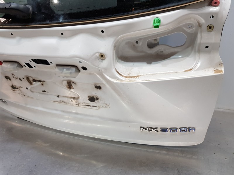 Recambio de porton trasero para lexus nx essence referencia OEM IAM 6700578050  