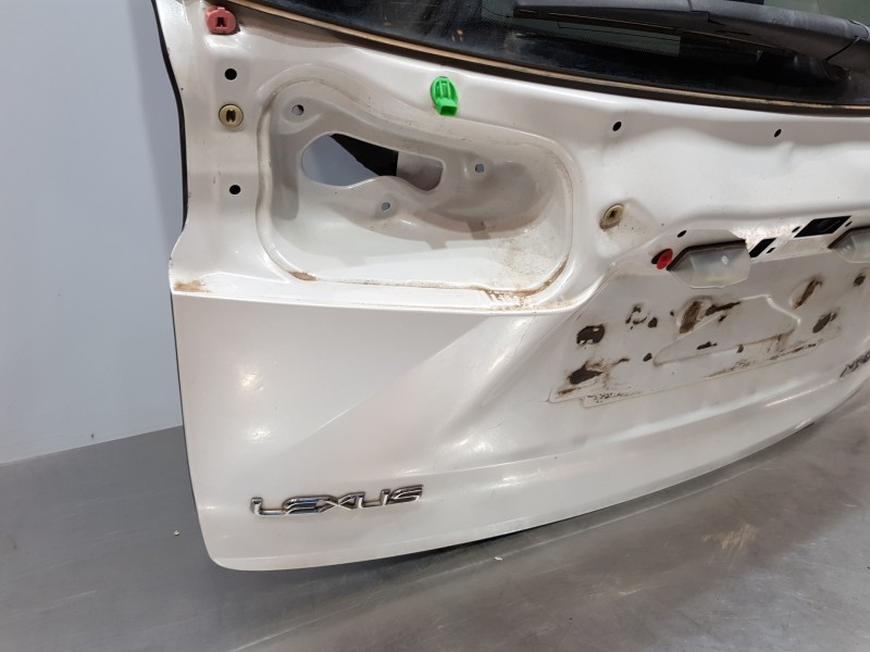 Recambio de porton trasero para lexus nx essence referencia OEM IAM 6700578050  