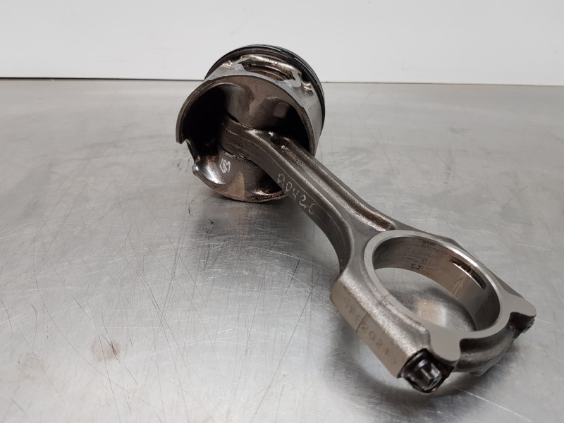 Recambio de biela para hyundai tucson ix35 referencia OEM IAM 235102A400 234A02A930 