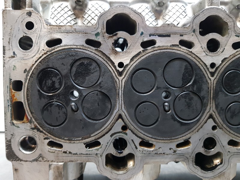 Recambio de culata para hyundai tucson ix35 referencia OEM IAM 221002A260  