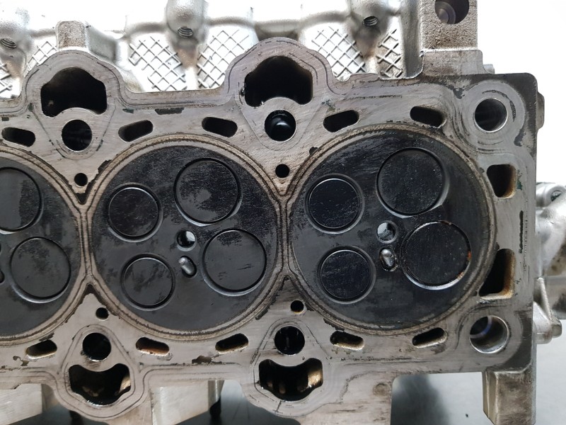 Recambio de culata para hyundai tucson ix35 referencia OEM IAM 221002A260  