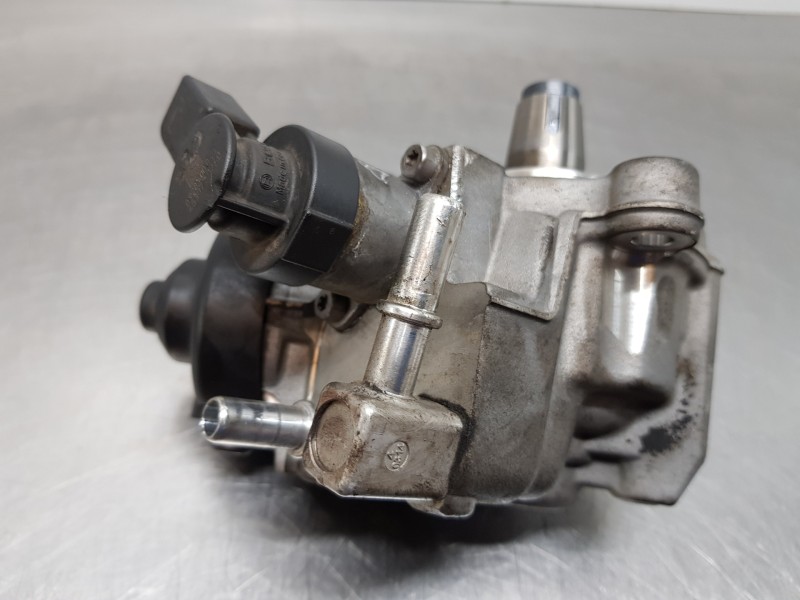 Recambio de bomba inyeccion para mini mini 5-trg. (f55) one d referencia OEM IAM 13518511626 0445010588 8511626