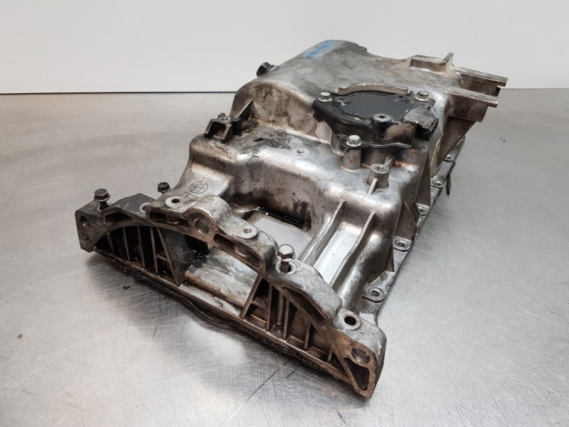 Recambio de carter para hyundai tucson ix35 referencia OEM IAM 215102A312  