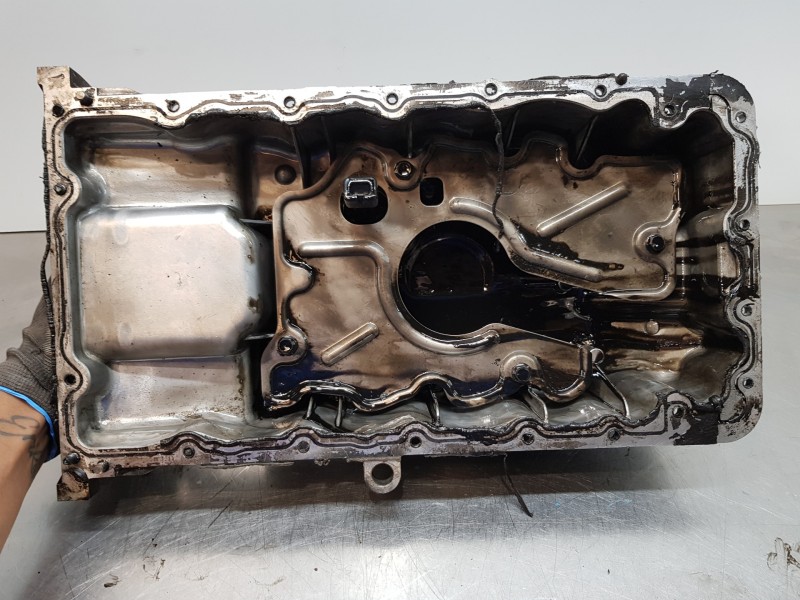 Recambio de carter para hyundai tucson ix35 referencia OEM IAM 215102A312  