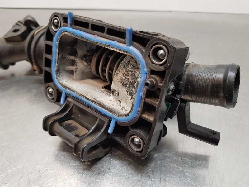 Recambio de termostato para citroen ds 7 crossback bluehdi referencia OEM IAM 9812113780  