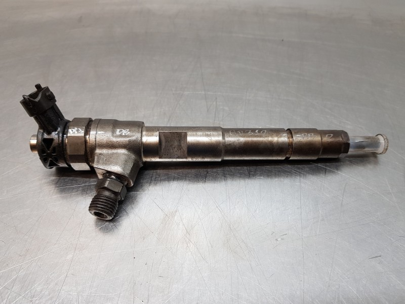 Recambio de inyector para dacia lodgy comfort referencia OEM IAM 0445110800  