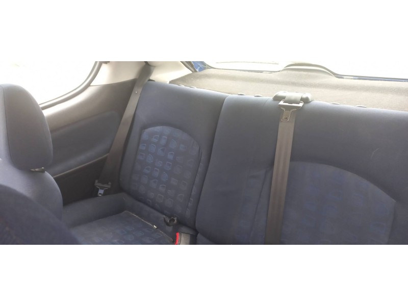 peugeot 206 berlina del año 2001