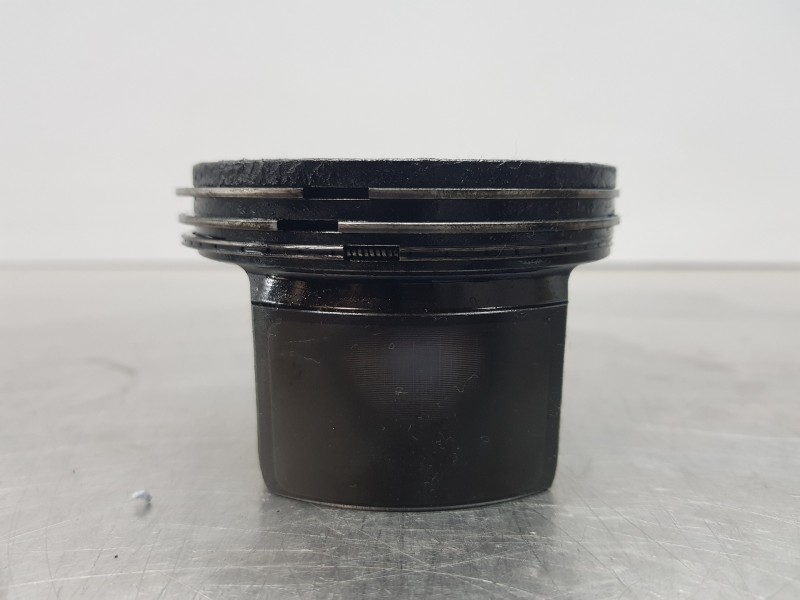 Recambio de piston para seat leon sportstourer (kl8) xcellence referencia OEM IAM 05L107065AE 05L107065T 