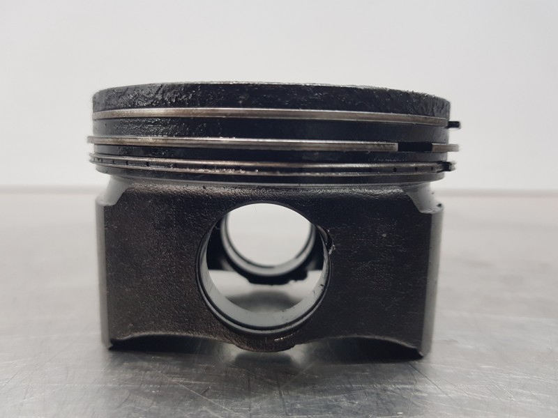 Recambio de piston para seat leon sportstourer (kl8) xcellence referencia OEM IAM 05L107065AE 05L107065T 