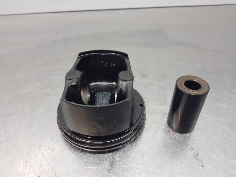 Recambio de piston para seat leon sportstourer (kl8) xcellence referencia OEM IAM 05L107065AE 05L107065T 