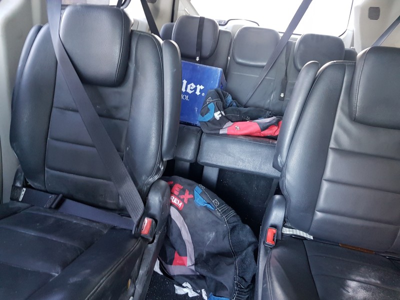 chrysler grand voyager del año 2008