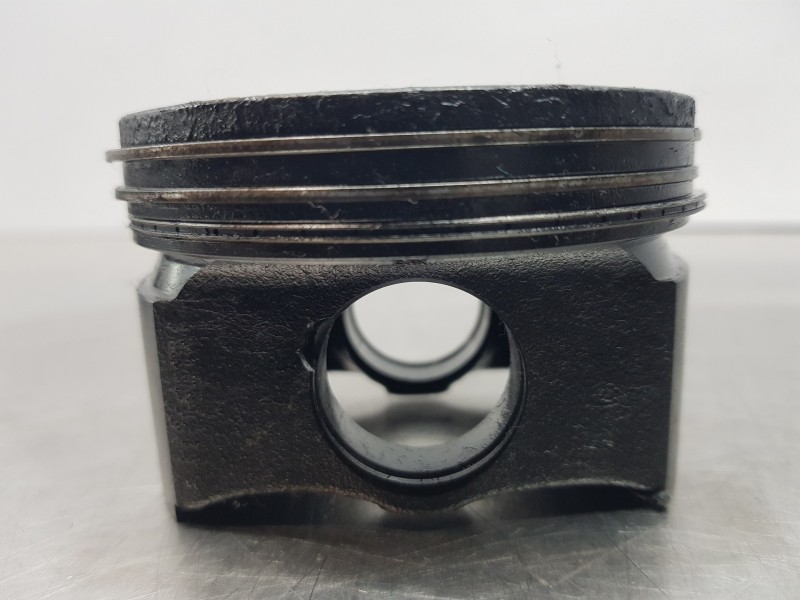 Recambio de piston para seat leon sportstourer (kl8) xcellence referencia OEM IAM 05L107065AE 05L107065T 