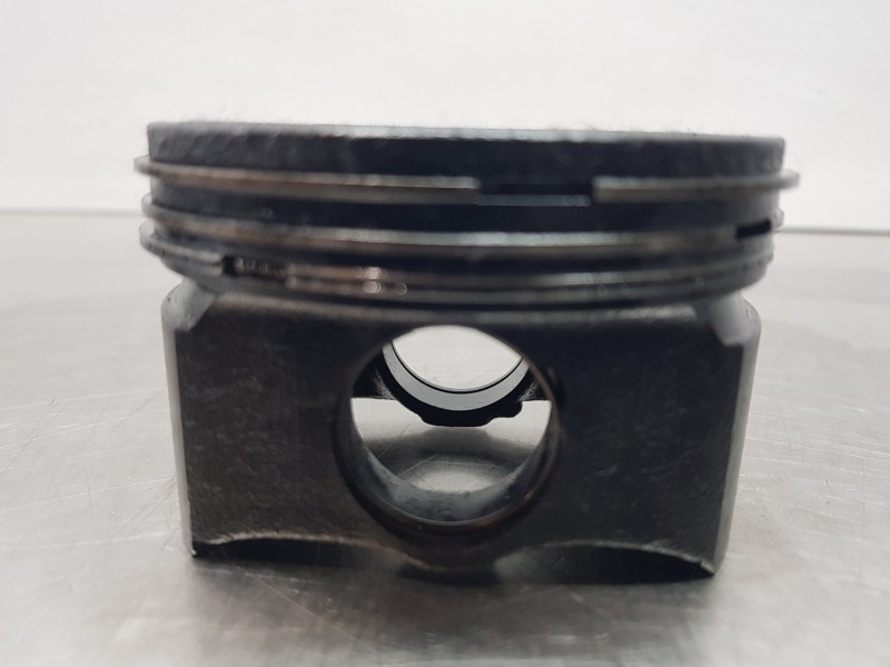 Recambio de piston para seat leon sportstourer (kl8) xcellence referencia OEM IAM 05L107065AE 05L107065T 
