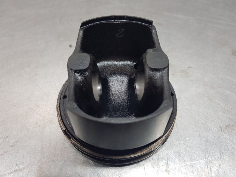 Recambio de piston para seat leon sportstourer (kl8) xcellence referencia OEM IAM 05L107065AE 05L107065T 