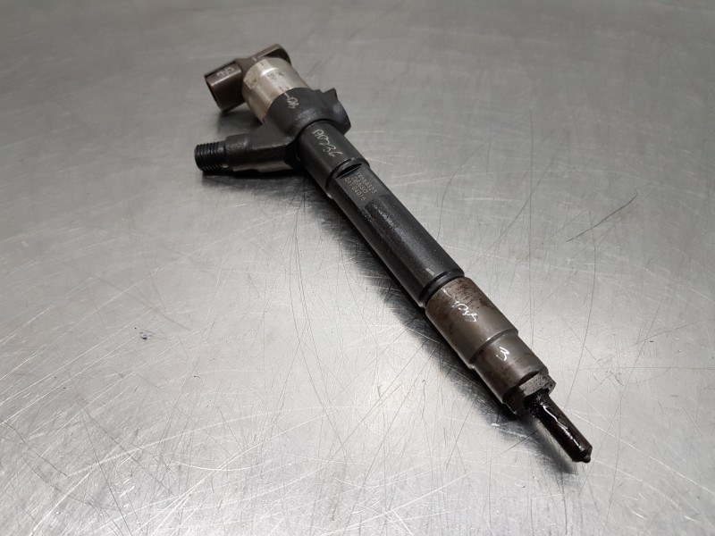 Recambio de inyector para mitsubishi outlander (gf0) motion 2wd referencia OEM IAM 1465A323  