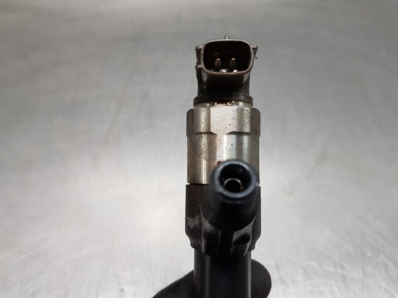 Recambio de inyector para mitsubishi outlander (gf0) motion 2wd referencia OEM IAM 1465A323  