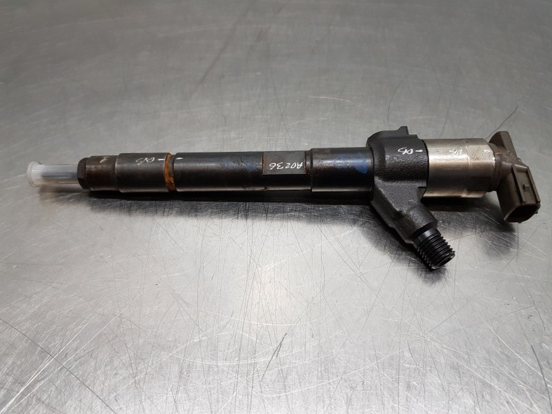 Recambio de inyector para mitsubishi outlander (gf0) motion 2wd referencia OEM IAM 1465A323  