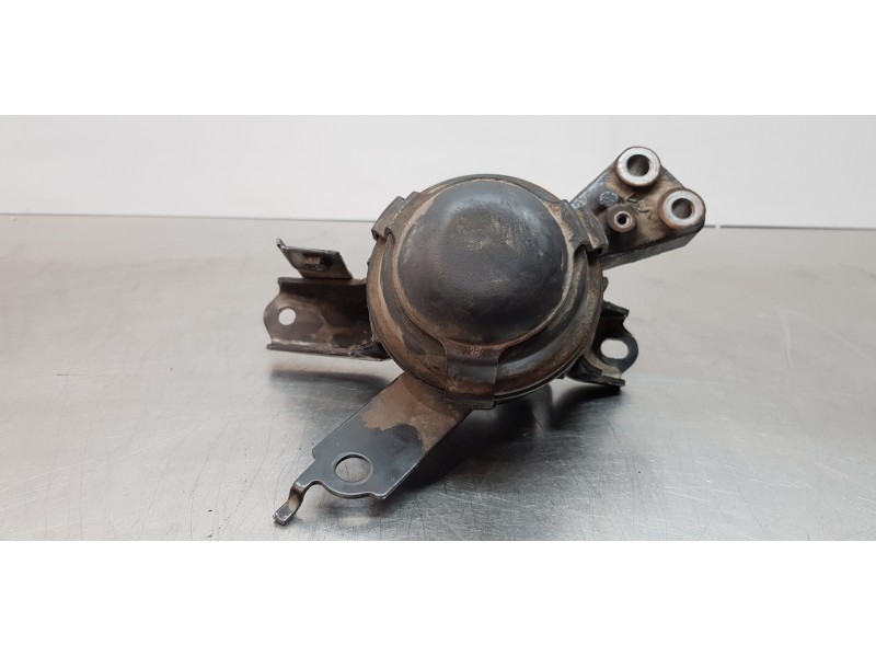 Recambio de soporte motor derecho para toyota yaris hybrid active referencia OEM IAM 123050M140  
