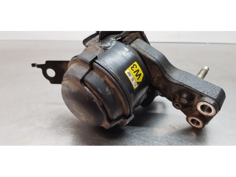 Recambio de soporte motor derecho para toyota yaris hybrid active referencia OEM IAM 123050M140  