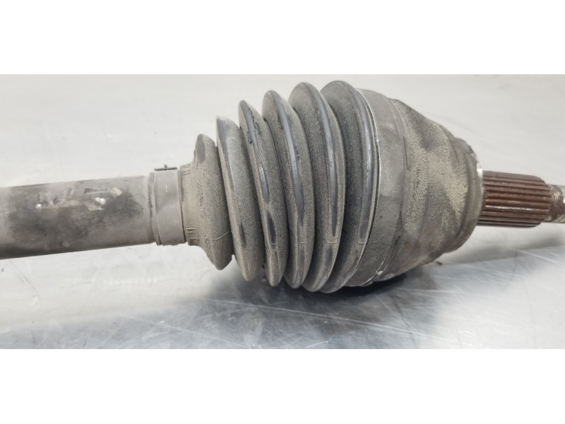 Recambio de transmision delantera derecha para renault scenic iv grand zen referencia OEM IAM 391000897R  