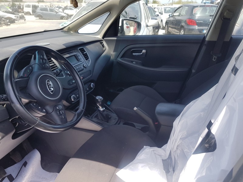 kia carens ( ) del año 2013