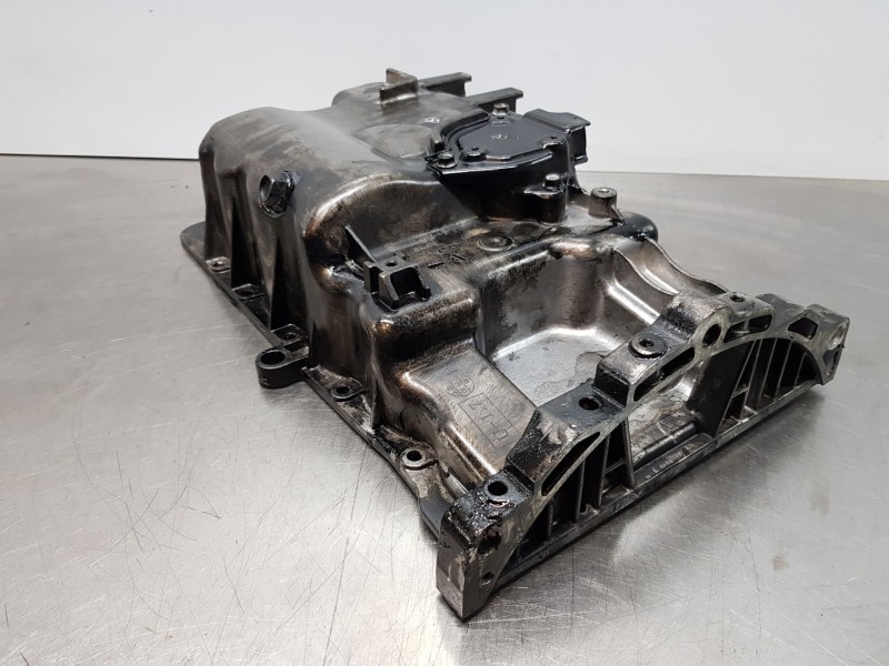 Recambio de carter para hyundai tucson tl referencia OEM IAM 215102A312  