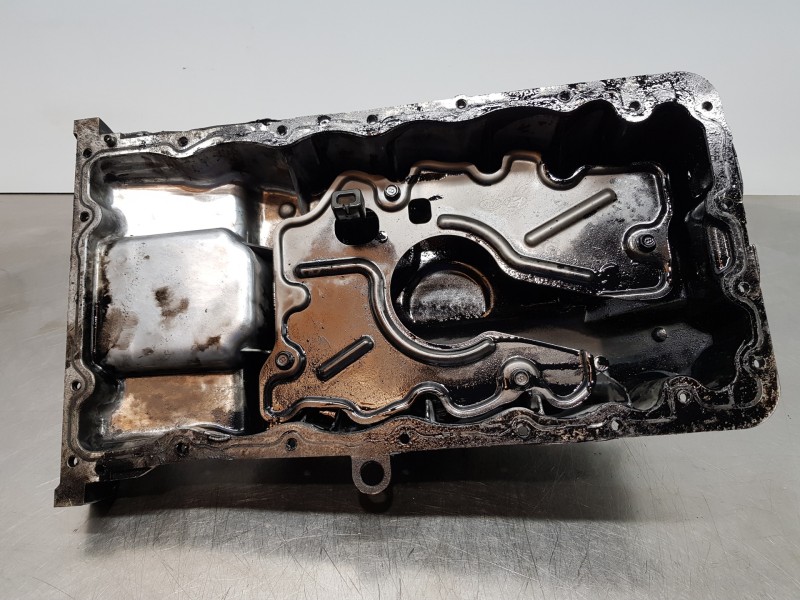 Recambio de carter para hyundai tucson tl referencia OEM IAM 215102A312  