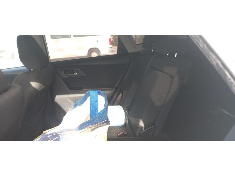 toyota auris del año 2013