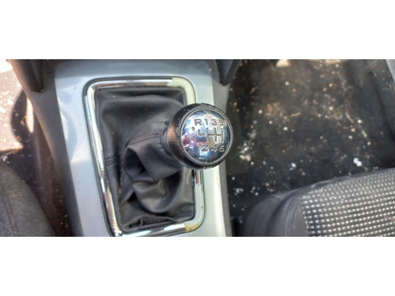 peugeot 407 del año 2004