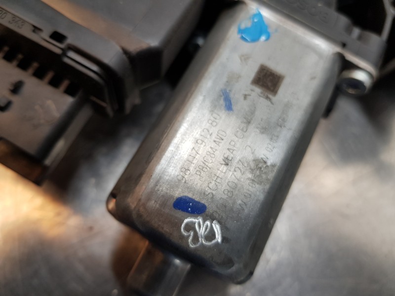 Recambio de elevalunas delantero derecho para peugeot 3008 active referencia OEM IAM 9810488880 9811791280 