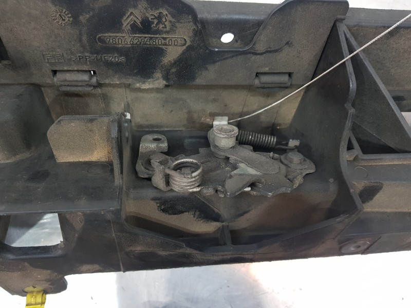 Recambio de travesaño superior para citroen c4 grand picasso spacetourer referencia OEM IAM 9814471380  