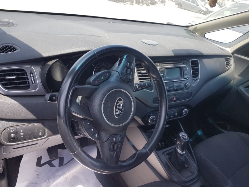 kia carens ( ) del año 2013